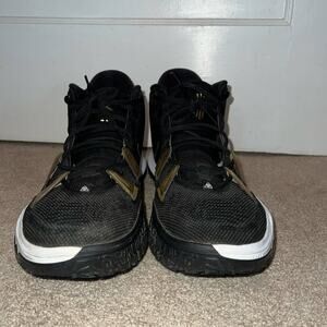 Men's Nike Kyrie High top athletic basketball shoes size 14